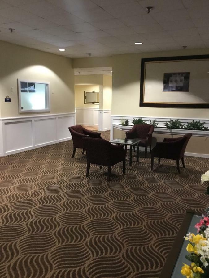 Days Inn & Suites By Wyndham Tallahassee Conf Center I-10 Exterior foto